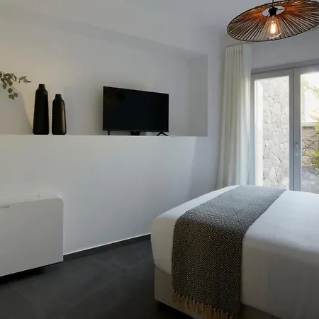 Epicenter Luxury Messaria (Santorini)
